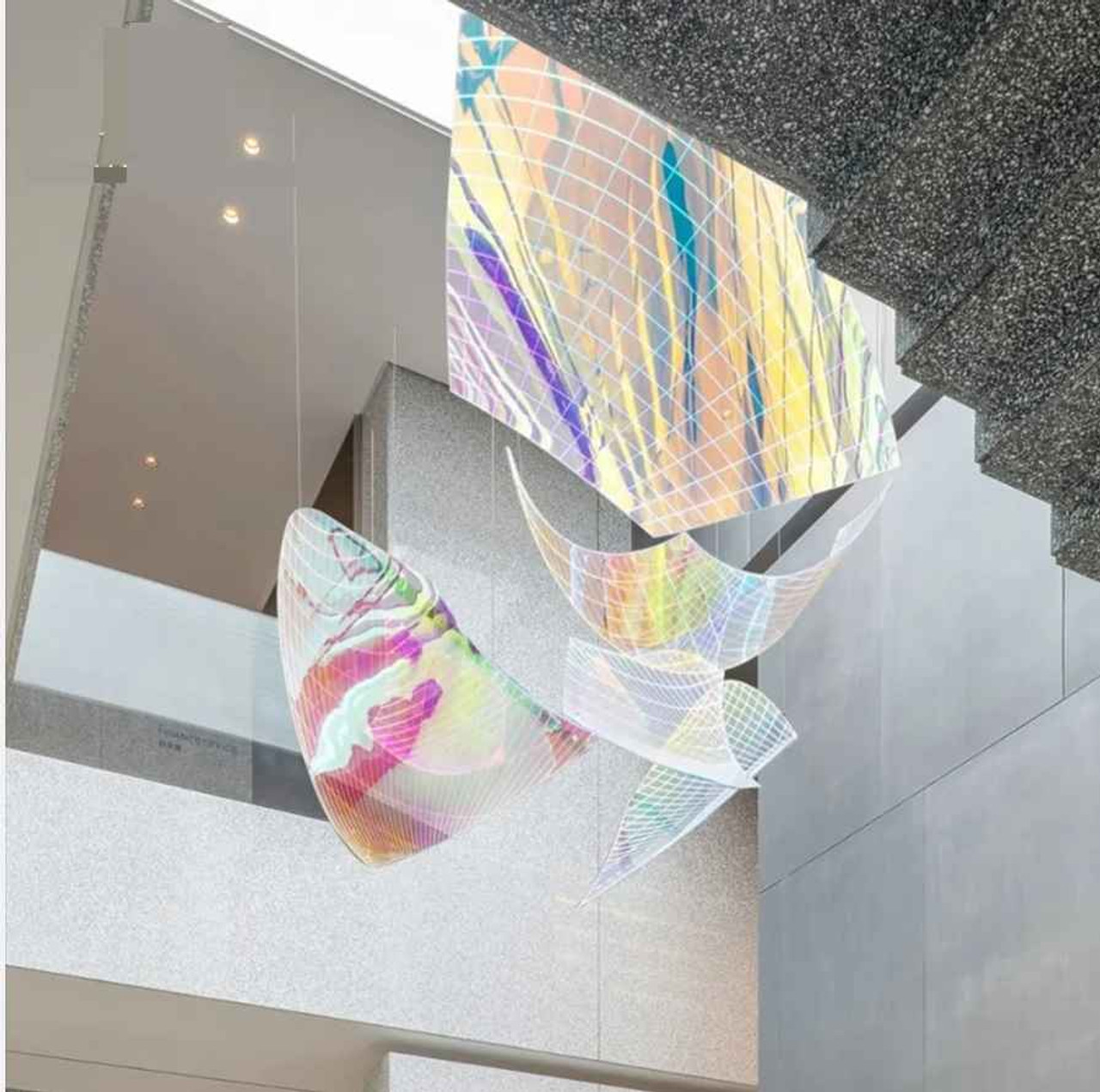 Holographic chandeliers